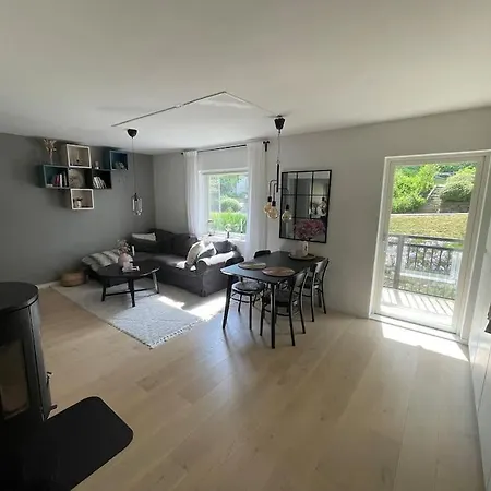 Apartment Dinbnb I 2 Balconies I Newly Renovated I Urban Location Bergen